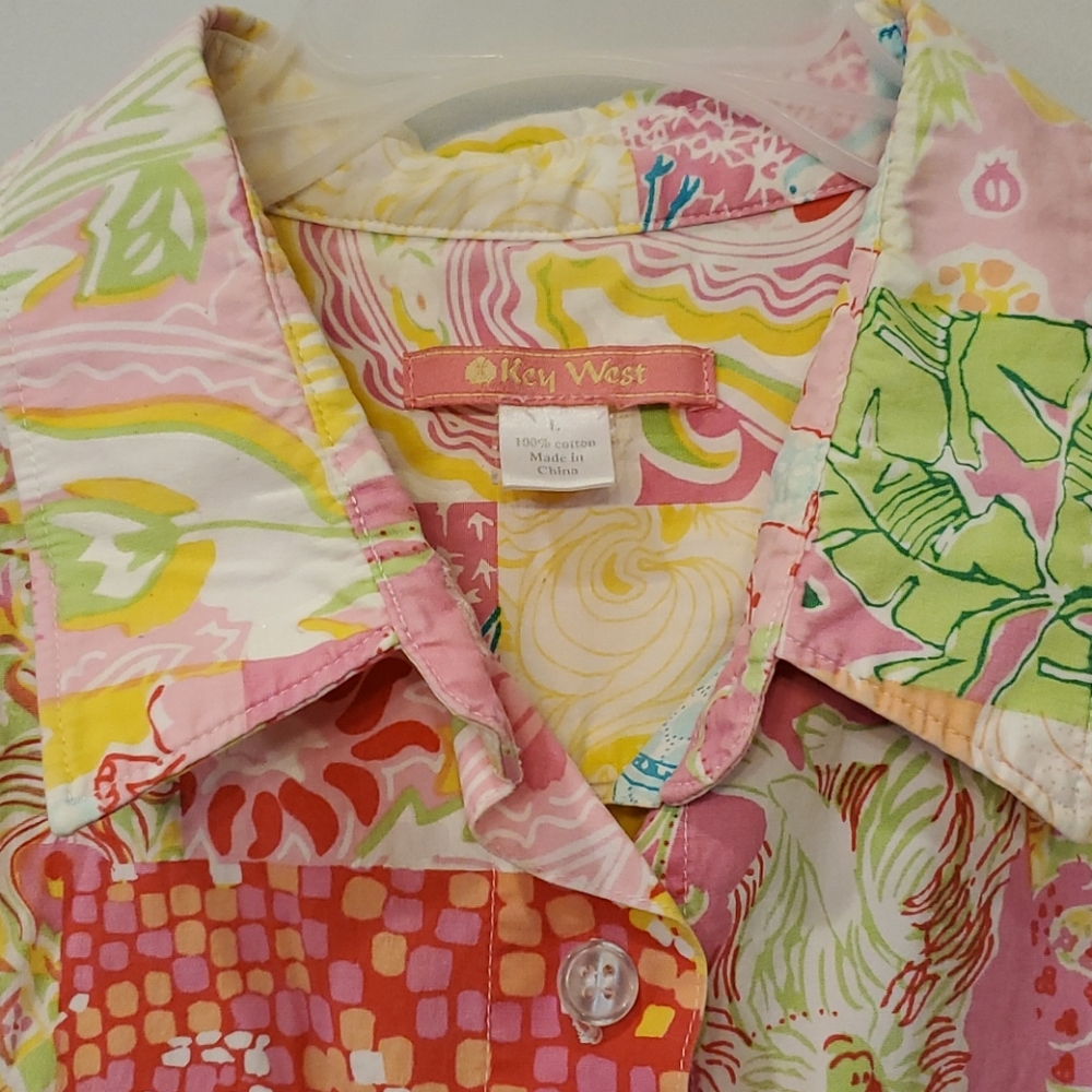 Key West Large Patch Print Button Down Top - image 3